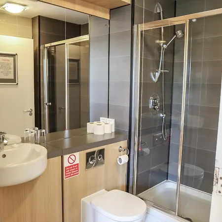 Jubilee Ground-floor Double Bedroom * Penrith