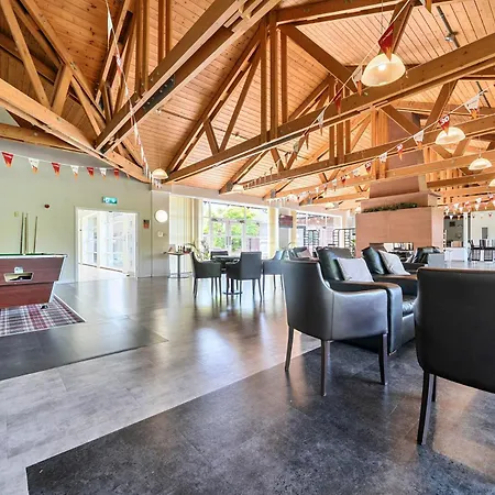 Jubilee Ground-floor Double Bedroom